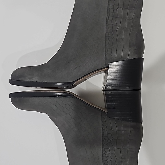 Sam Edelman Grey-Blue Snake Booties Size 6.5 - Picture 6 of 11